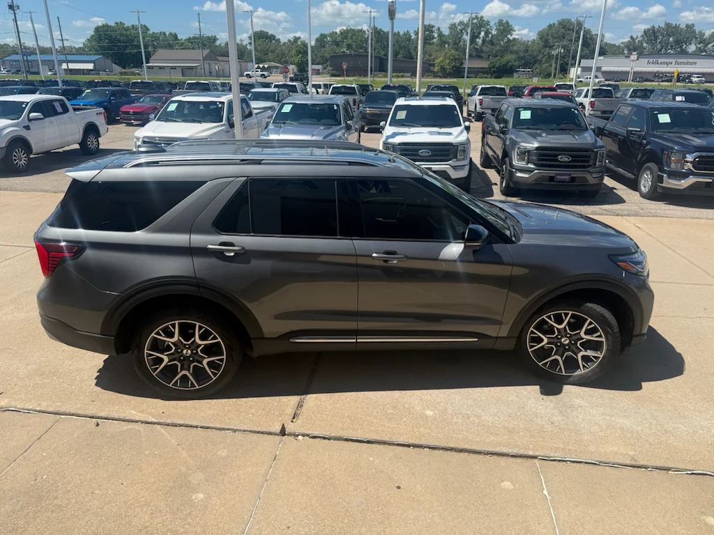 Used 2025 Carbonized Gray Metallic Ford Platinum image 6