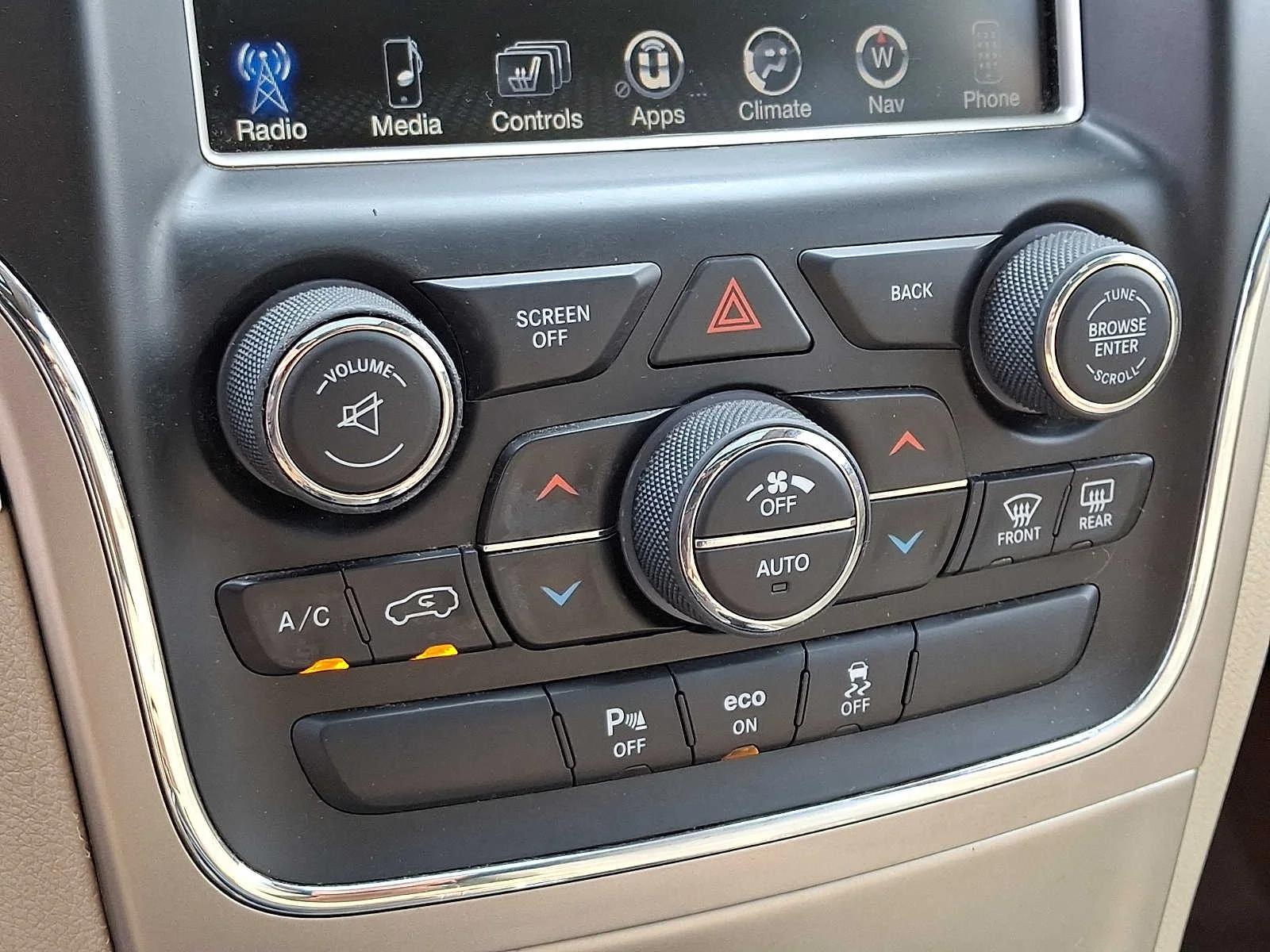 Used 2014 Cashmere Pearlcoat Jeep Limited image 16