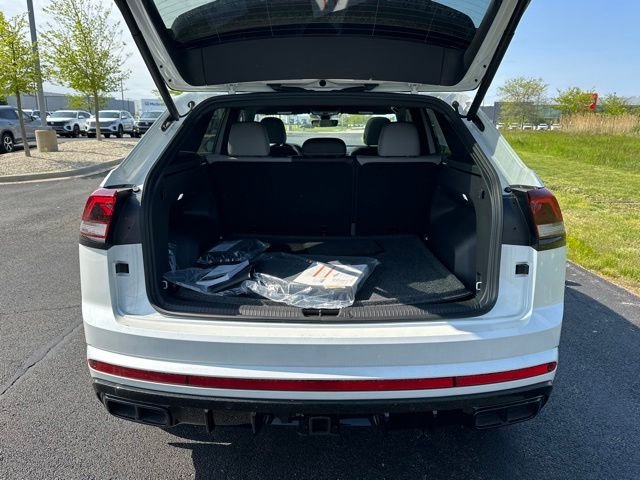 New 2026 Opal White Pearl Volkswagen SEL R-Line Black image 13
