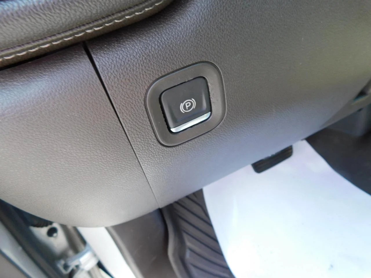 Used 2020 Silver Chevrolet 4WD CREW CAB 147 in LT image 36
