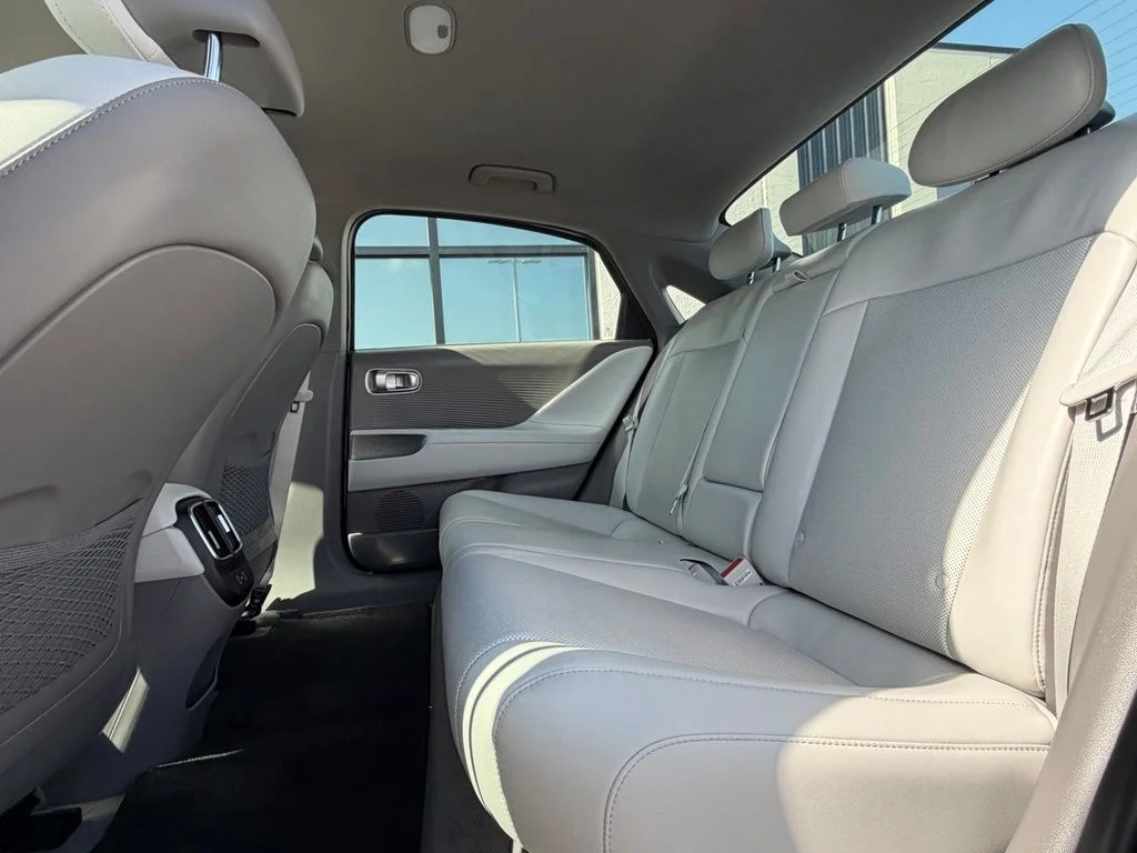 Used 2024 Silver Hyundai SEL image 22