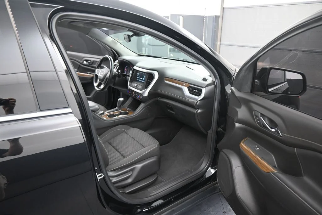 Used 2019 Black GMC SLE-1 image 45