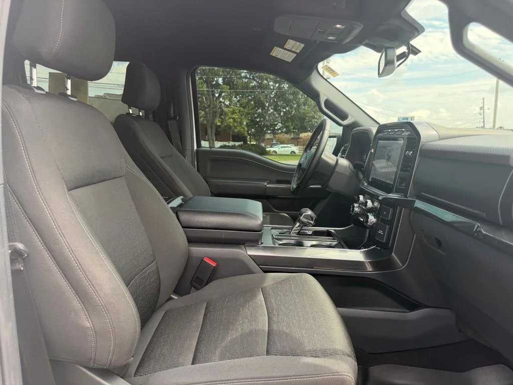 Used 2023 White Ford XLT image 32