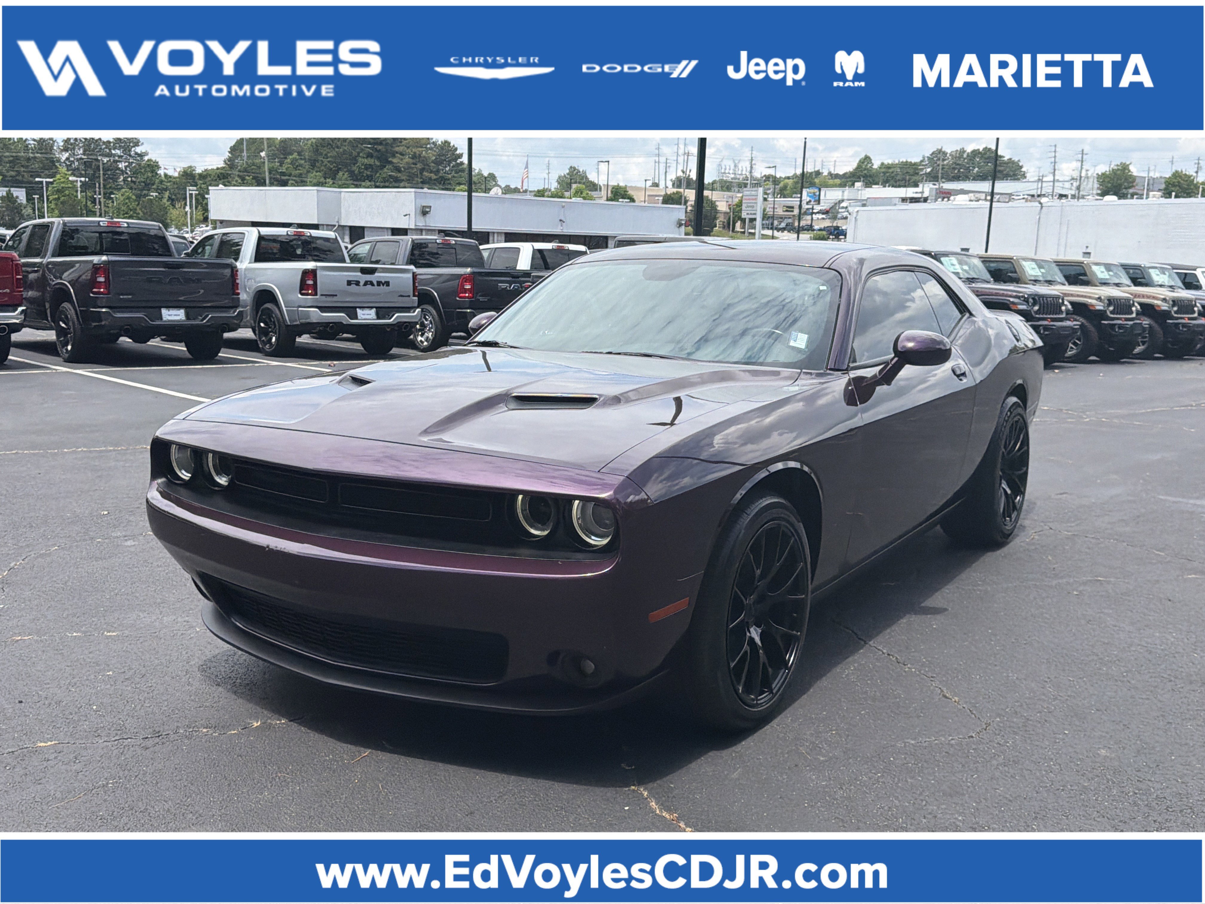 2021 Dodge Challenger SXT Auto's photo