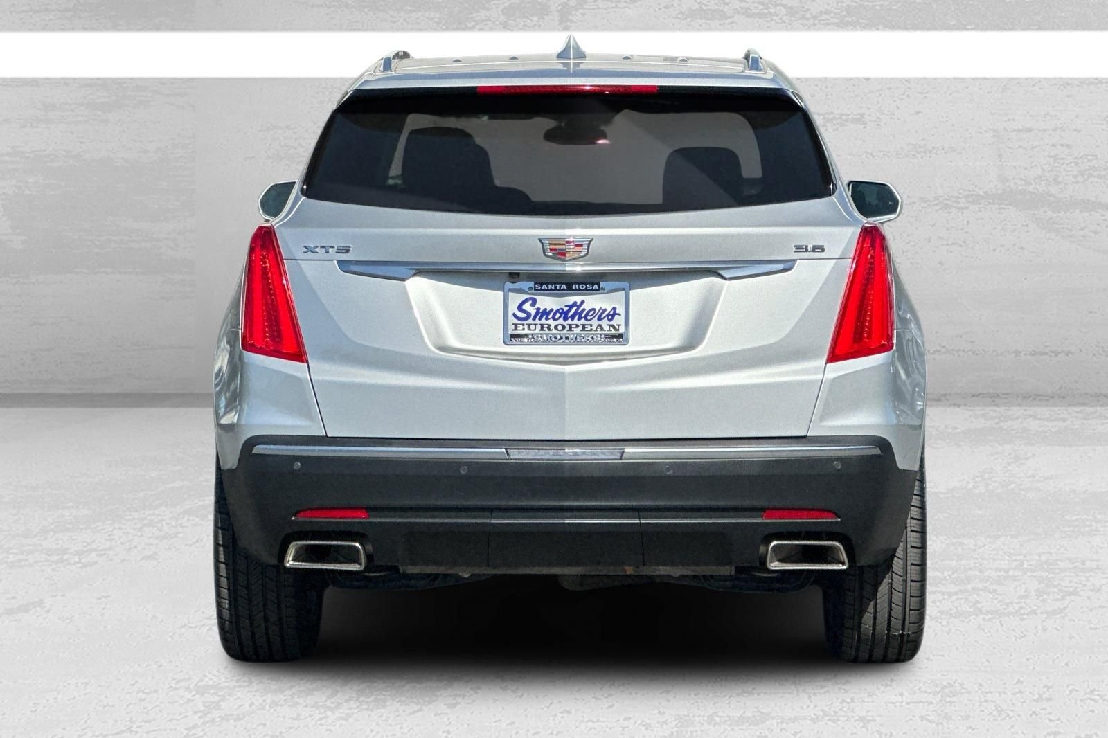 Used 2018 Silver Cadillac Premium Luxury image 5