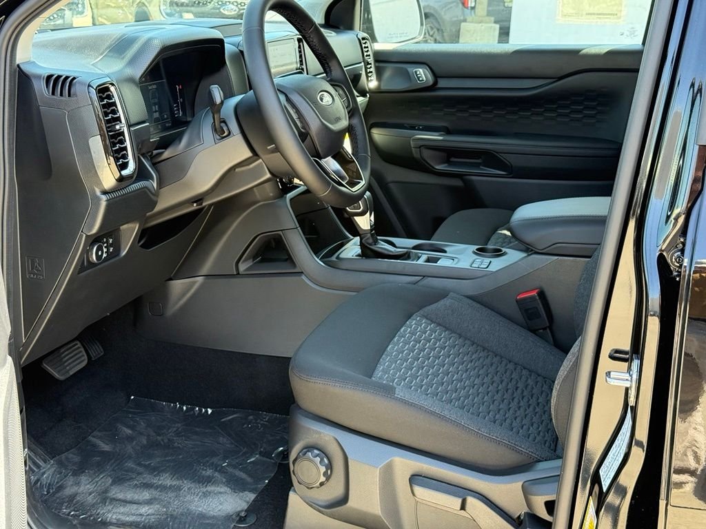 New 2026 Shadow Black Ford XLT image 5