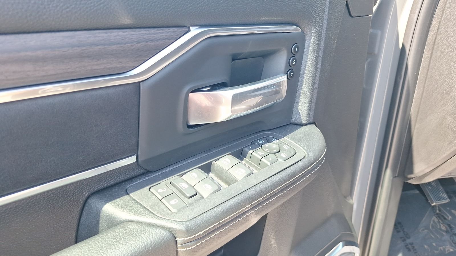 New 2026 Ceramic Gray Clear-Coat Exterior Paint RAM Laramie image 15
