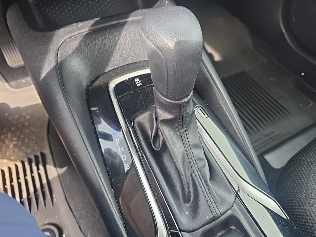 Used 2022  Toyota LE image 16