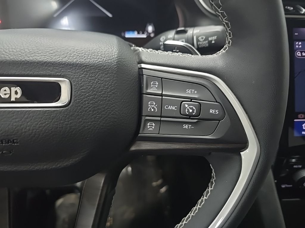 Used 2023 Bright White Clearcoat Jeep Limited image 23