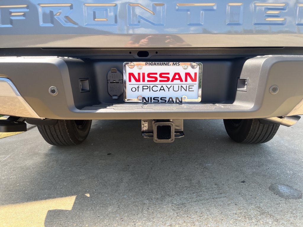 New 2027 Gun Metallic Nissan Crew Cab SV image 26