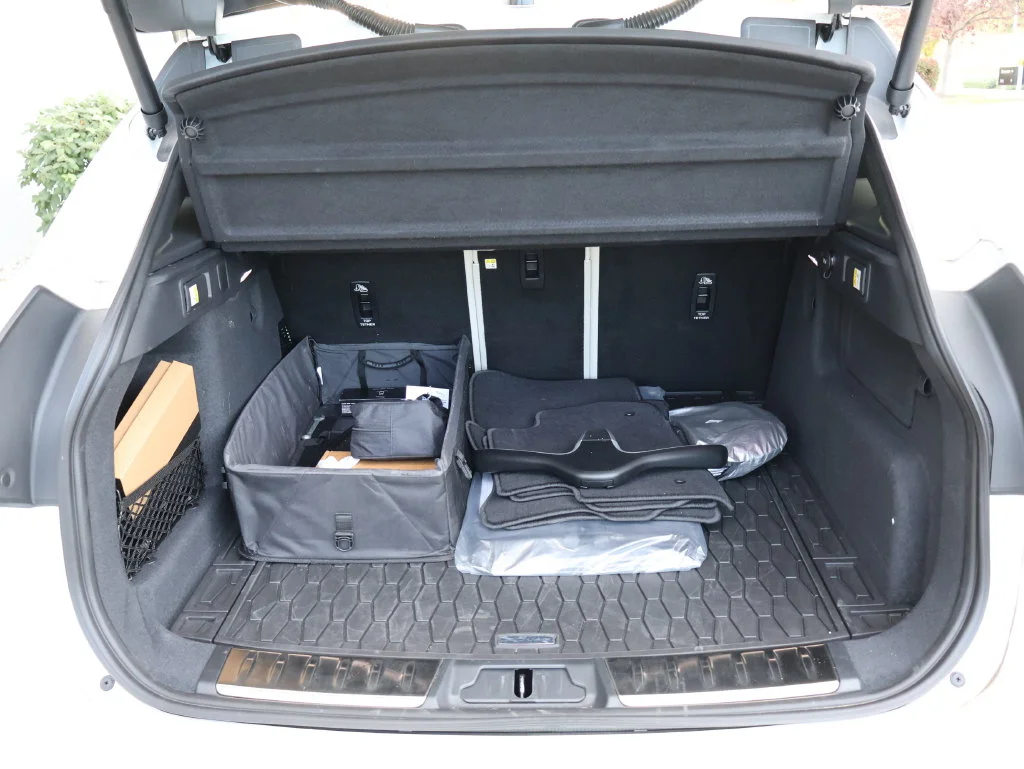 Used 2025  Jaguar P250 R-Dynamic S image 10