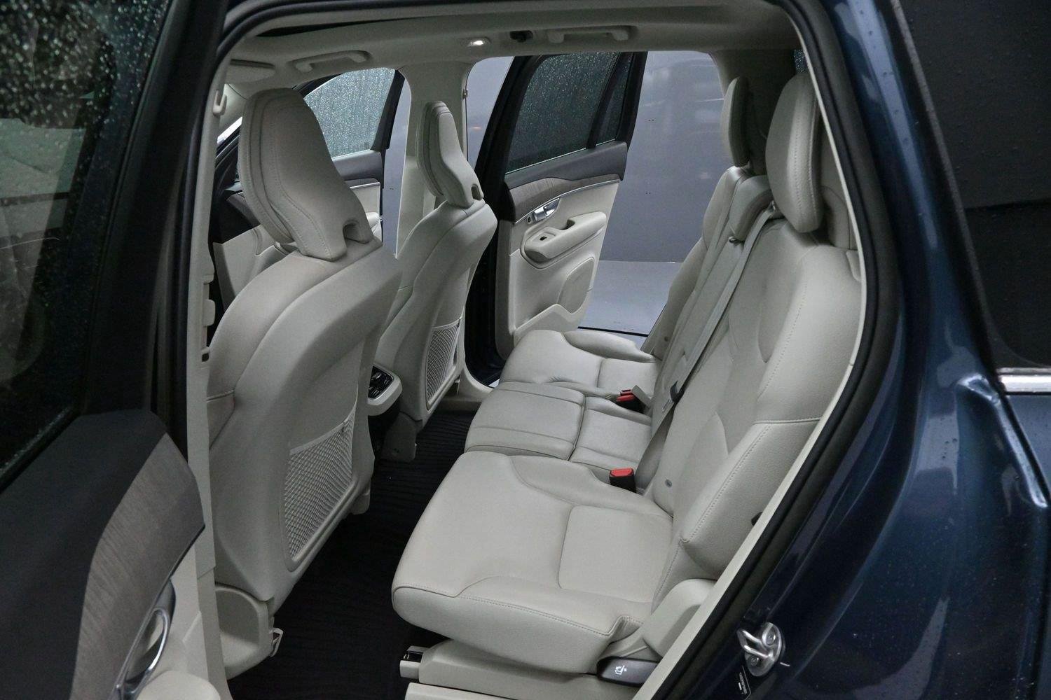Used 2023 Denim Blue Metallic Volvo Plus image 30