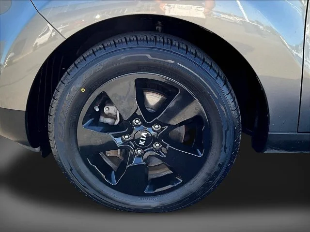Used 2019 Gray Kia Base image 40