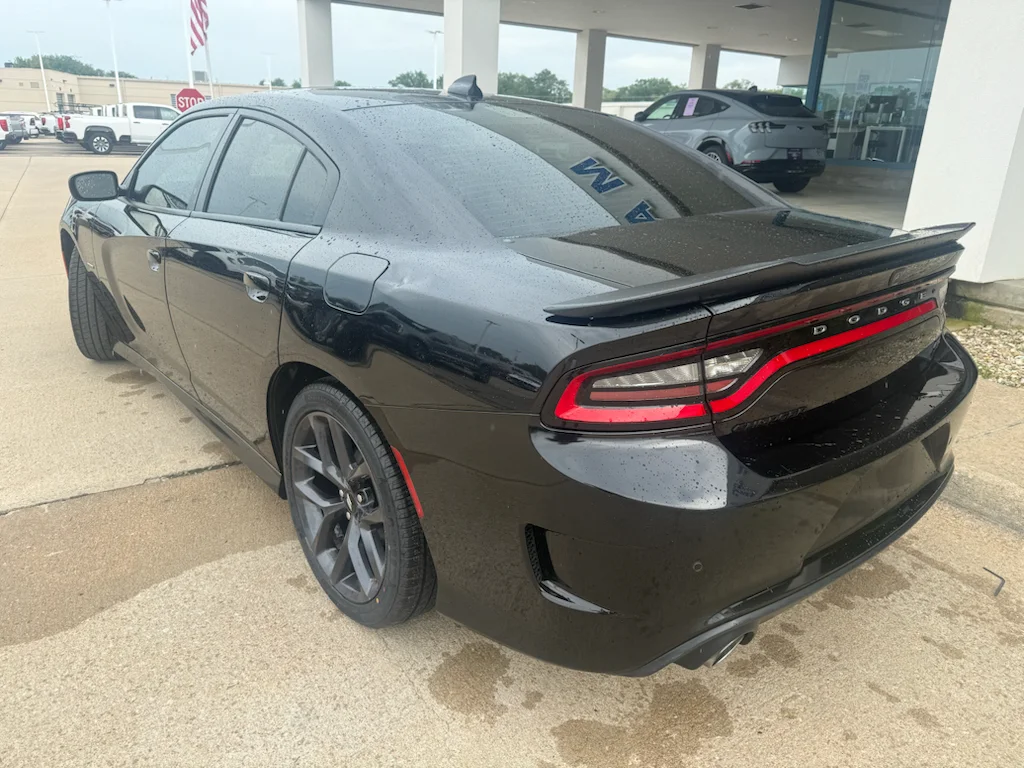 Used 2019 Pitch Black Clearcoat Dodge R/T image 8