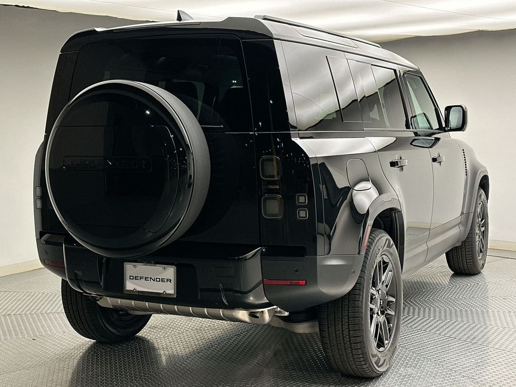 New 2026 Santorini Black Metallic Land Rover S image 3