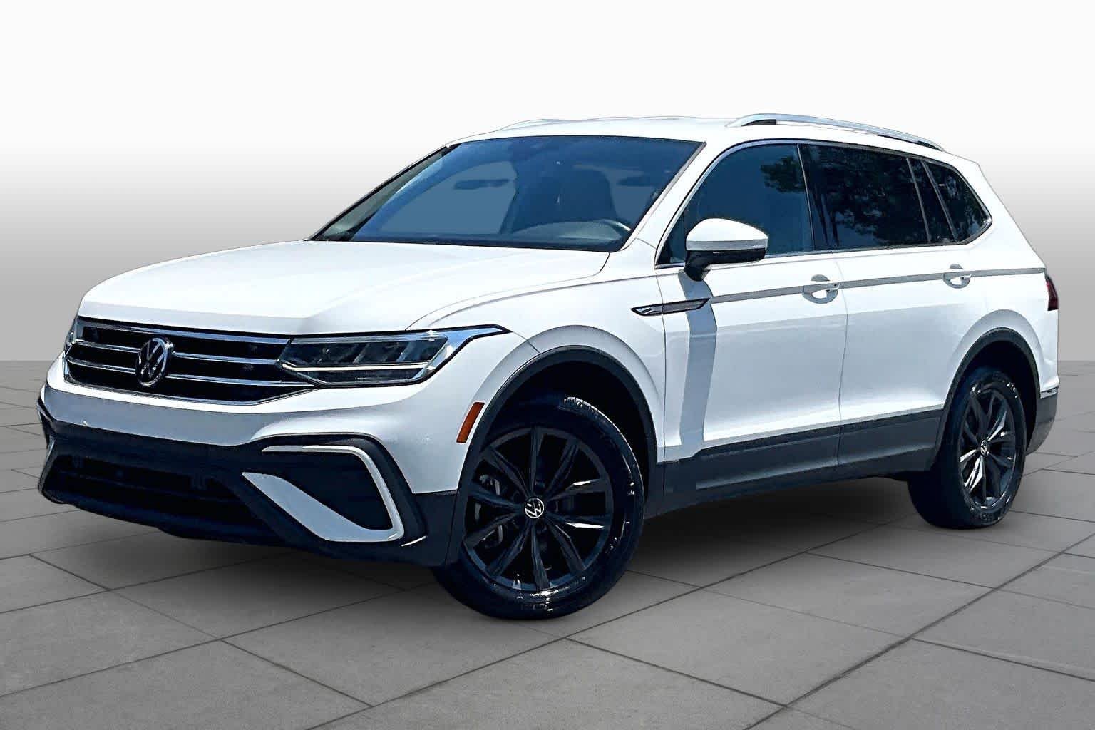 2022 Volkswagen Tiguan 2.0T SE's photo