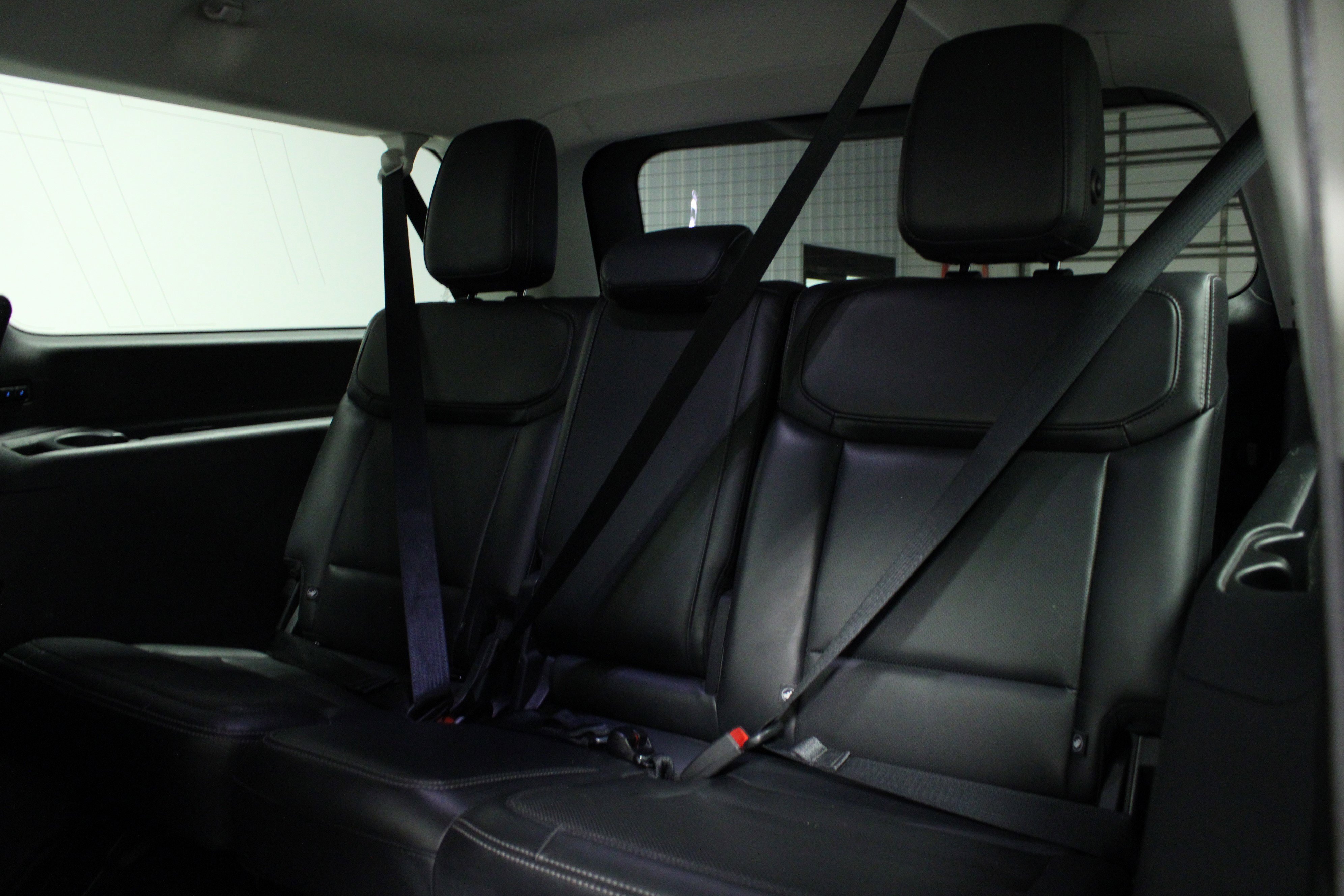 Used 2025 Black Metallic Ford Platinum image 14