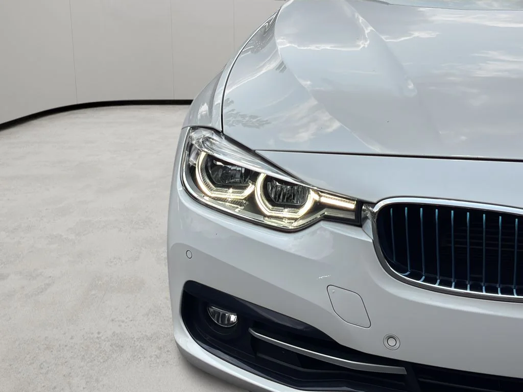 Used 2018 Alpine White BMW 330e iPerformance image 42