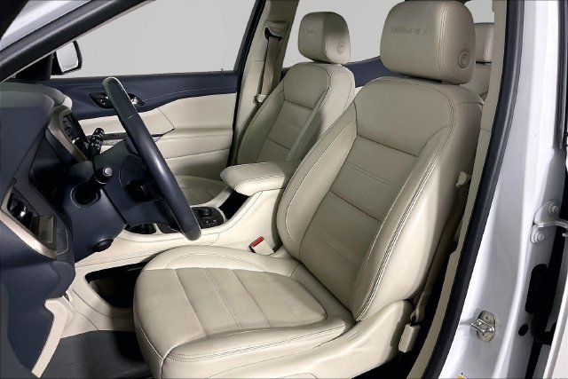 Used 2020 White GMC Denali image 12