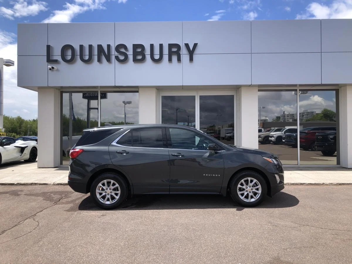 Used 2020 Grey Chevrolet Fwd 4dr Lt 1lt image 2