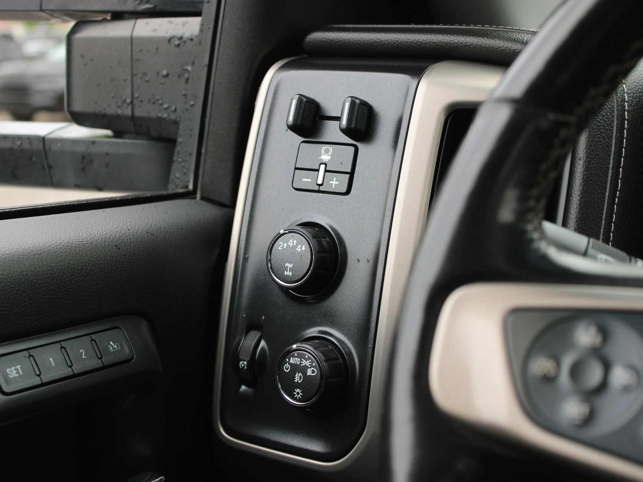 Used 2019 White GMC Denali * Diesel | 5th Wheel/Gooseneck Prep | Heated/Vented Leather | Sunroof | Remote Start image 22