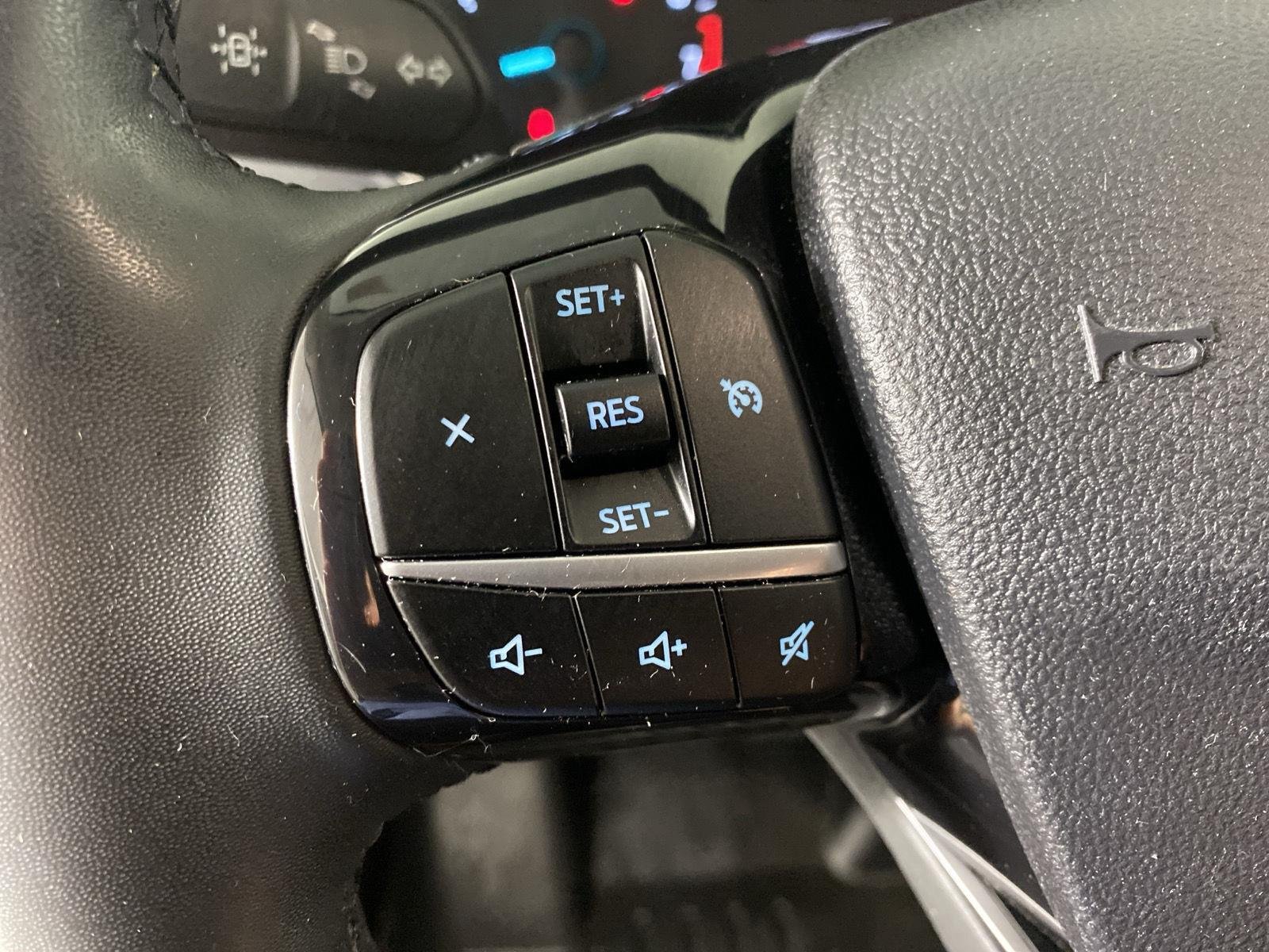 Used 2022 Stone Blue Ford SEL image 18
