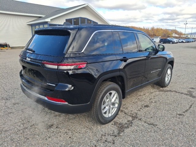 2025 Jeep Grand Cherokee Laredo X photo 2