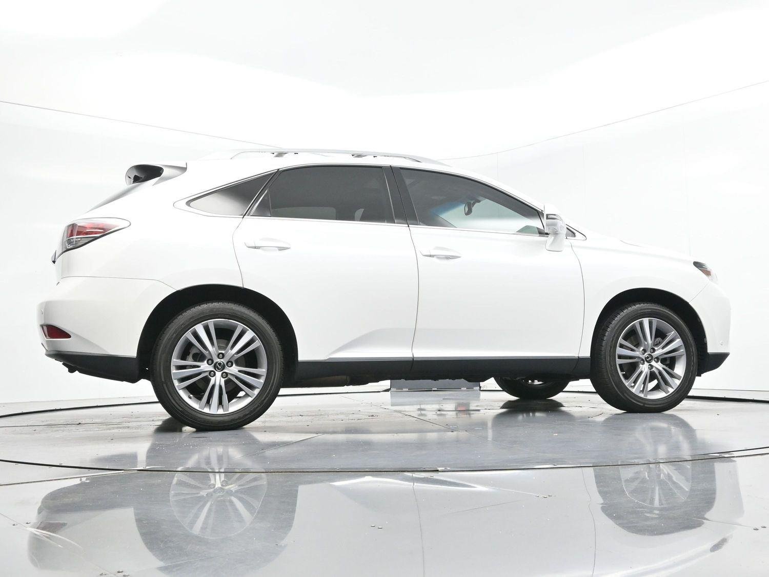 Used 2015 Starfire Pearl Lexus Base image 48
