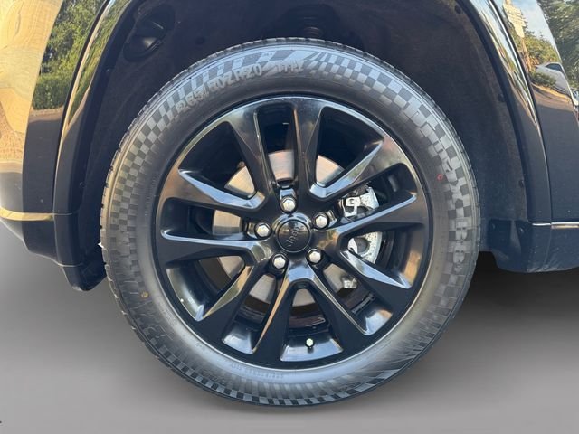 Used 2021 Black Jeep Laredo X image 9