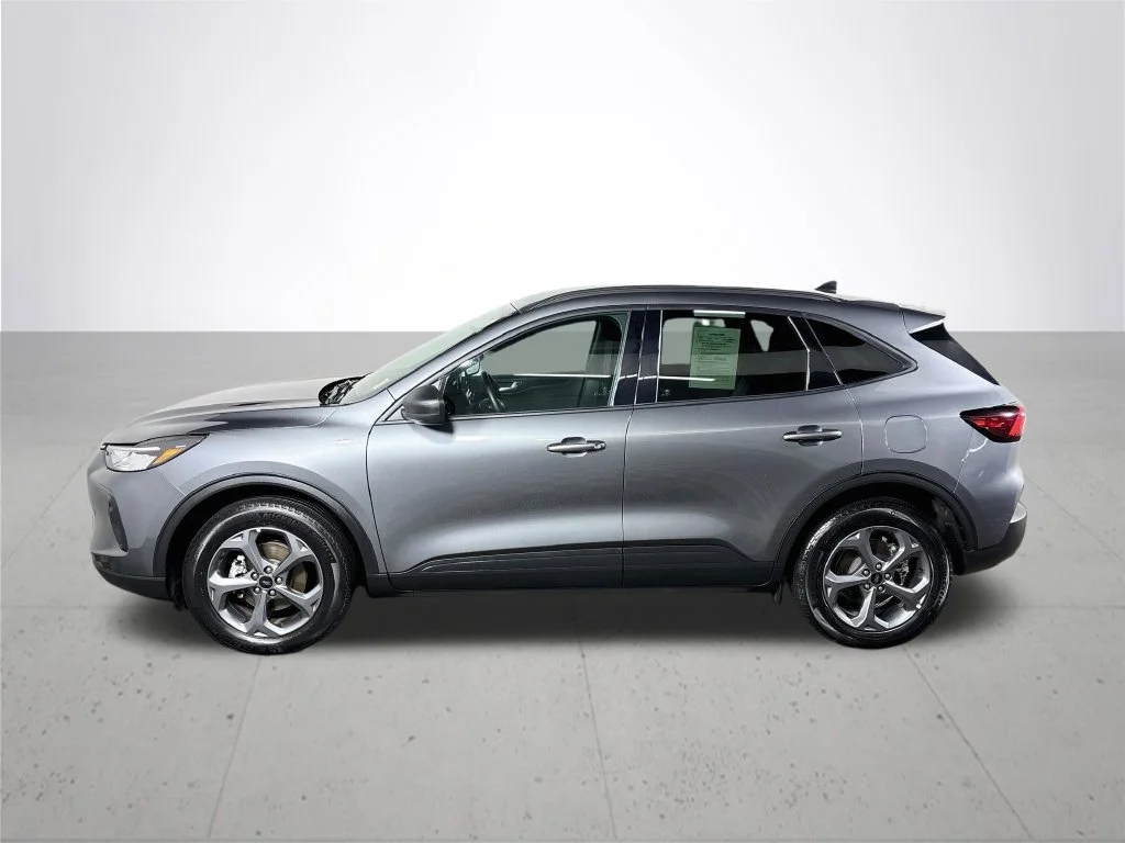 Used 2025 Gray Ford ST-Line image 9