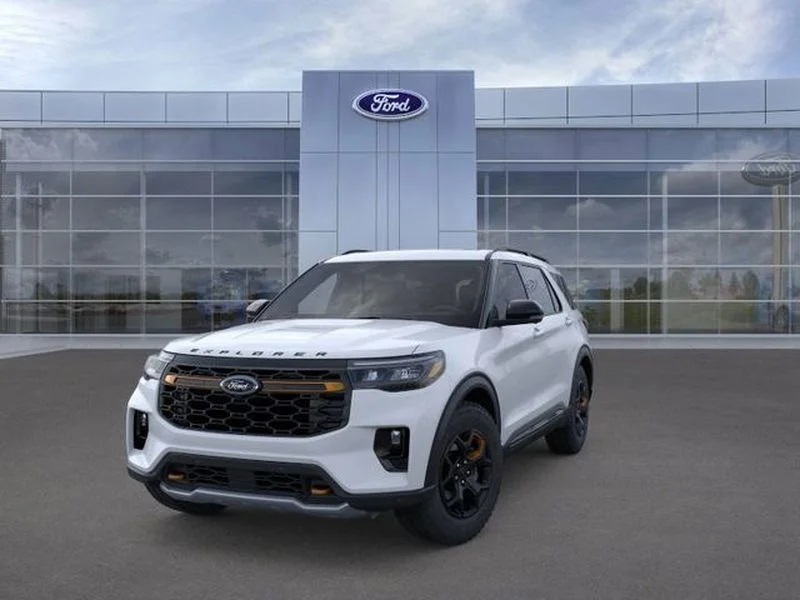 New 2026 Space White Metallic Ford Tremor® image 2