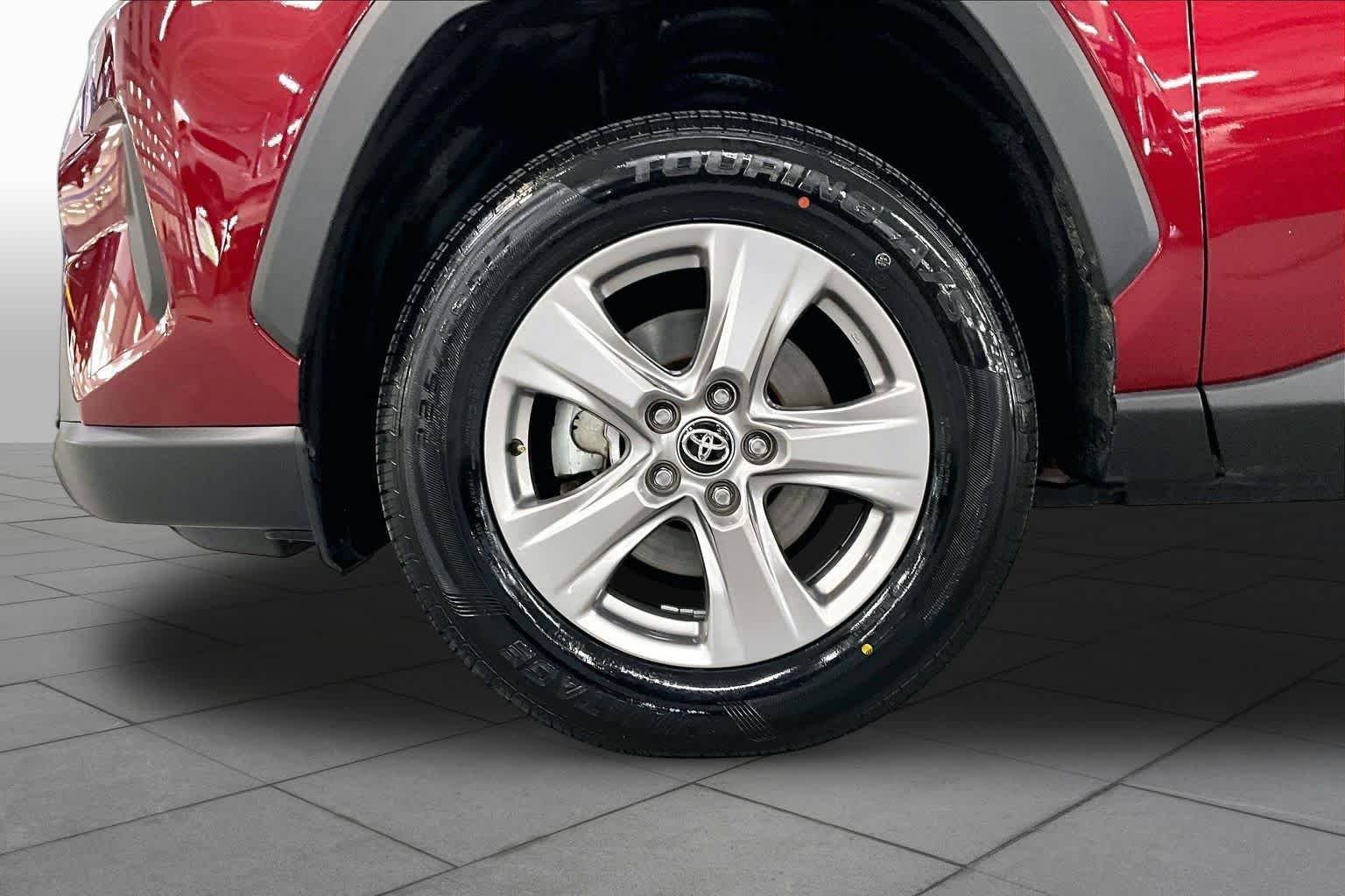Used 2025 Ruby Flare Pearl Toyota XLE image 11