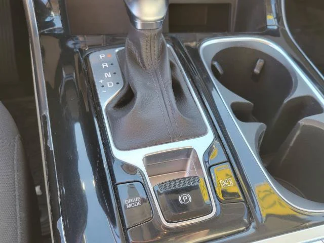 Used 2022  Kia LX image 33