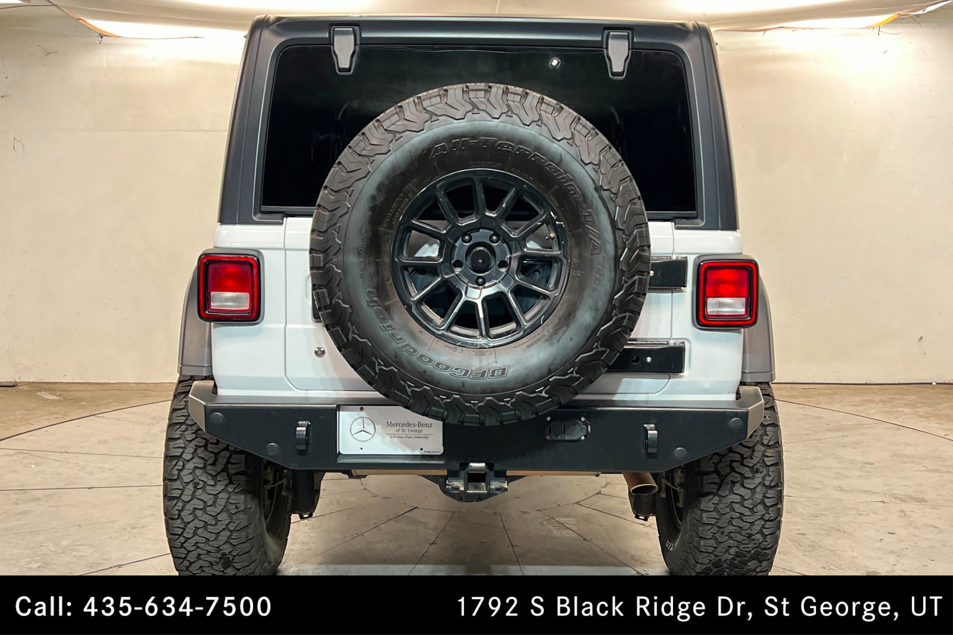Used 2019 Bright White Clearcoat Jeep Rubicon image 5