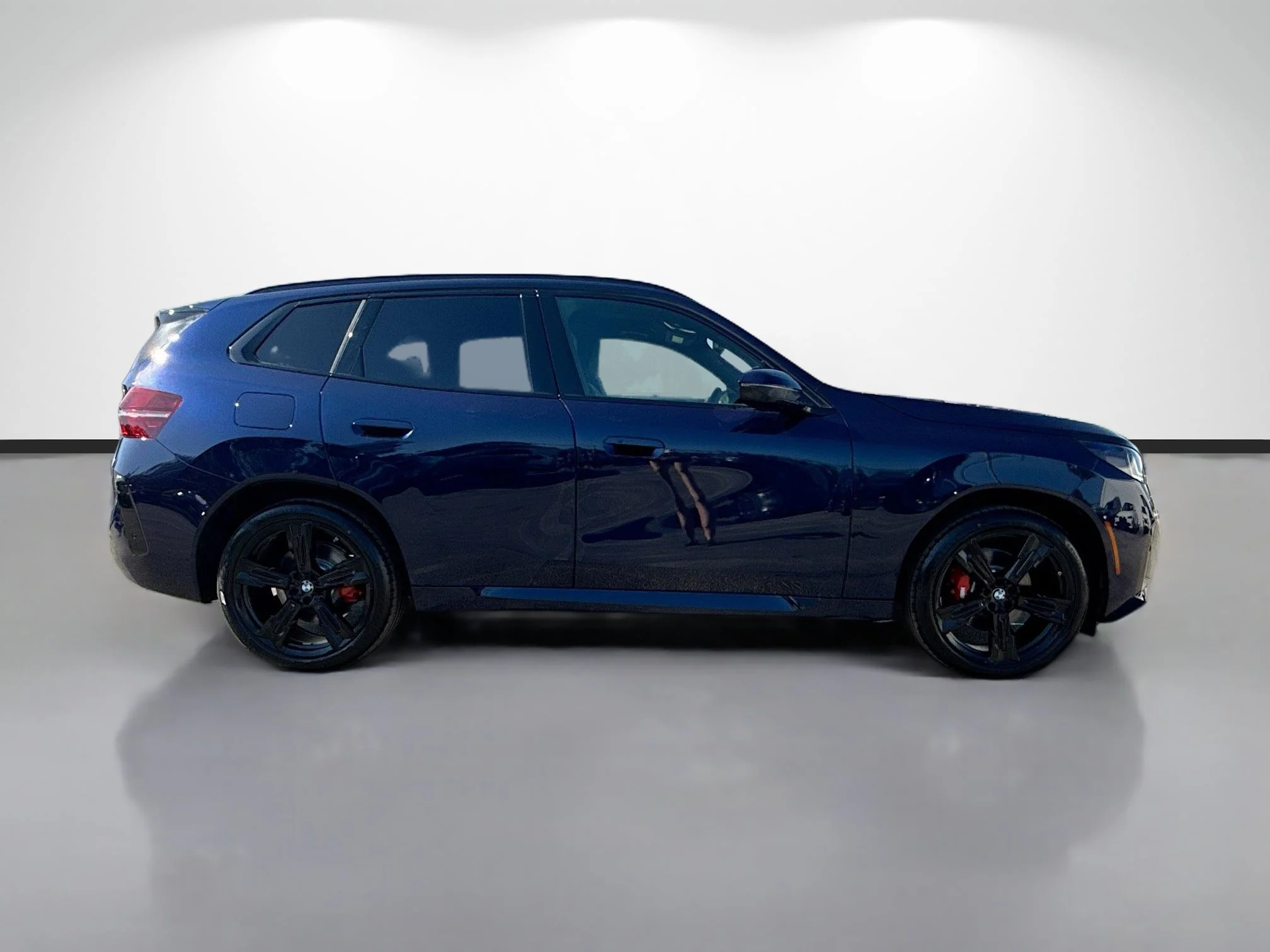 New 2026 Tanzanite Blue II Metallic BMW 30 xDrive image 2