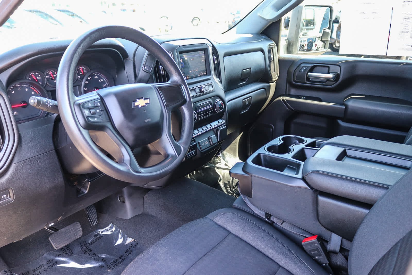 Used 2024 Summit White Chevrolet Custom image 18