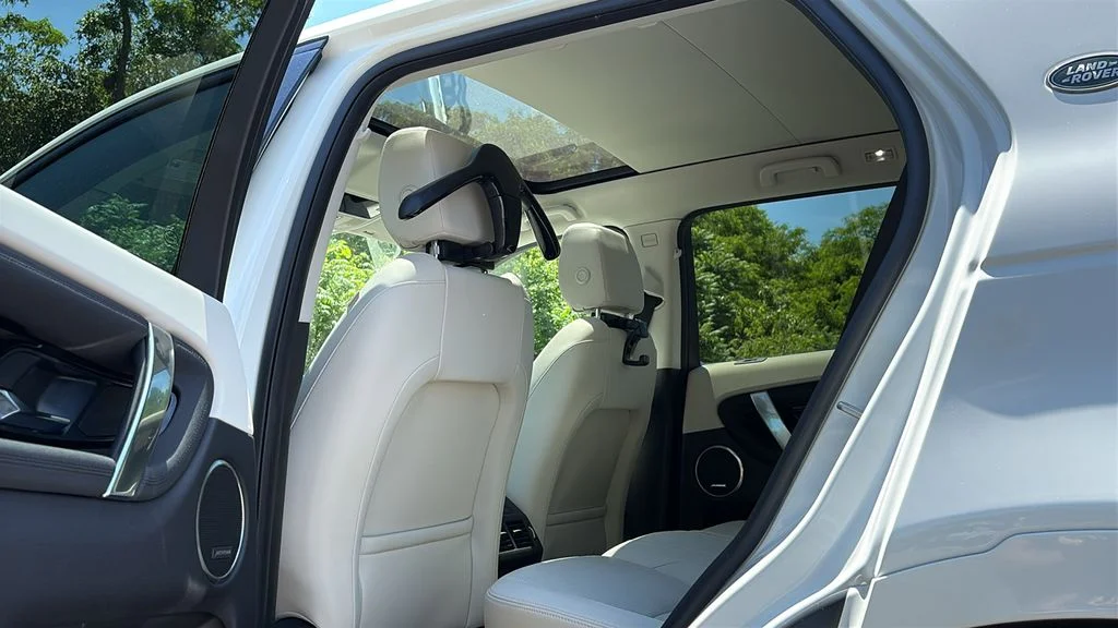 Certified Used 2025  Land Rover S image 21