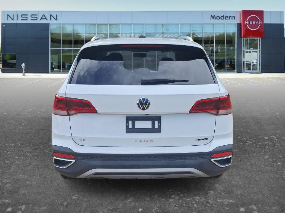 Used 2022 Pure White Volkswagen SE image 24