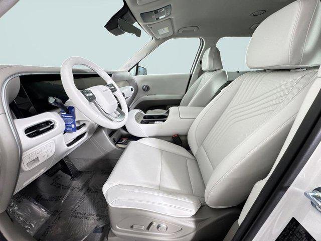 New 2026 White Hyundai SEL 7P image 6