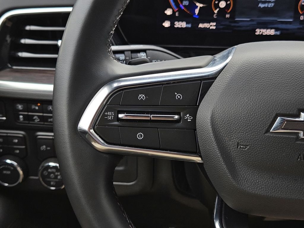 Used 2025 Black Chevrolet Z71 image 19