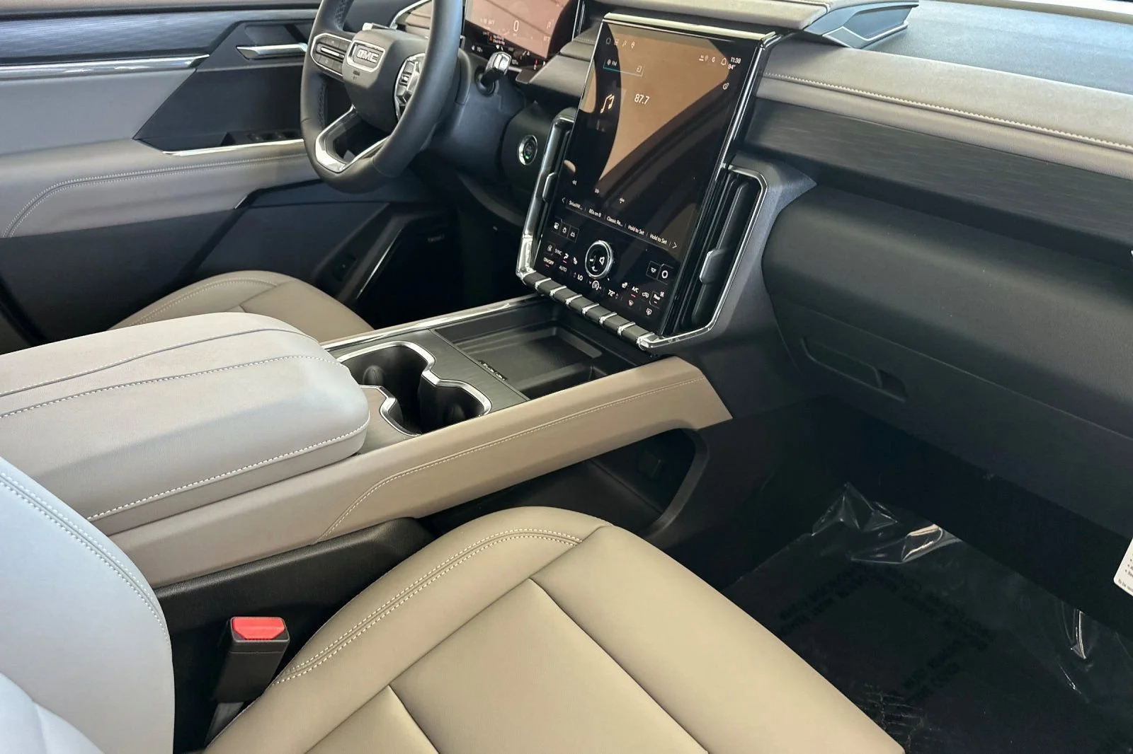2025 GMC Acadia Elevation - Photo 18