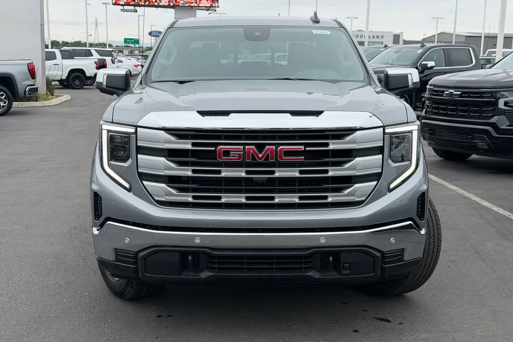 New 2026 Sterling Metallic GMC SLE image 3