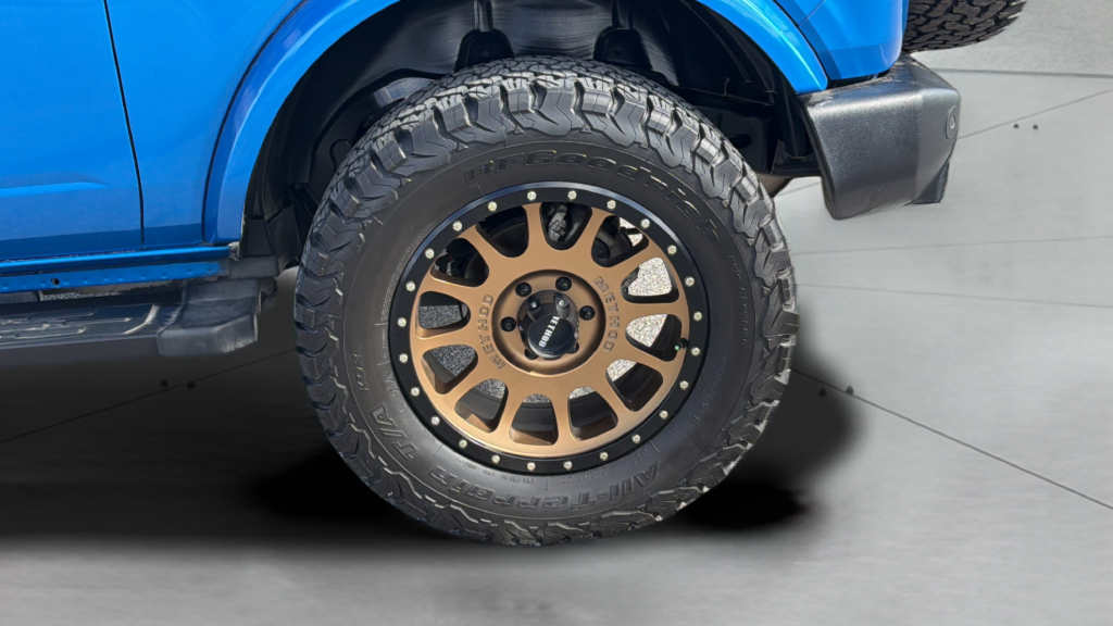 Used 2021 Blue Metallic Ford Outer Banks image 16