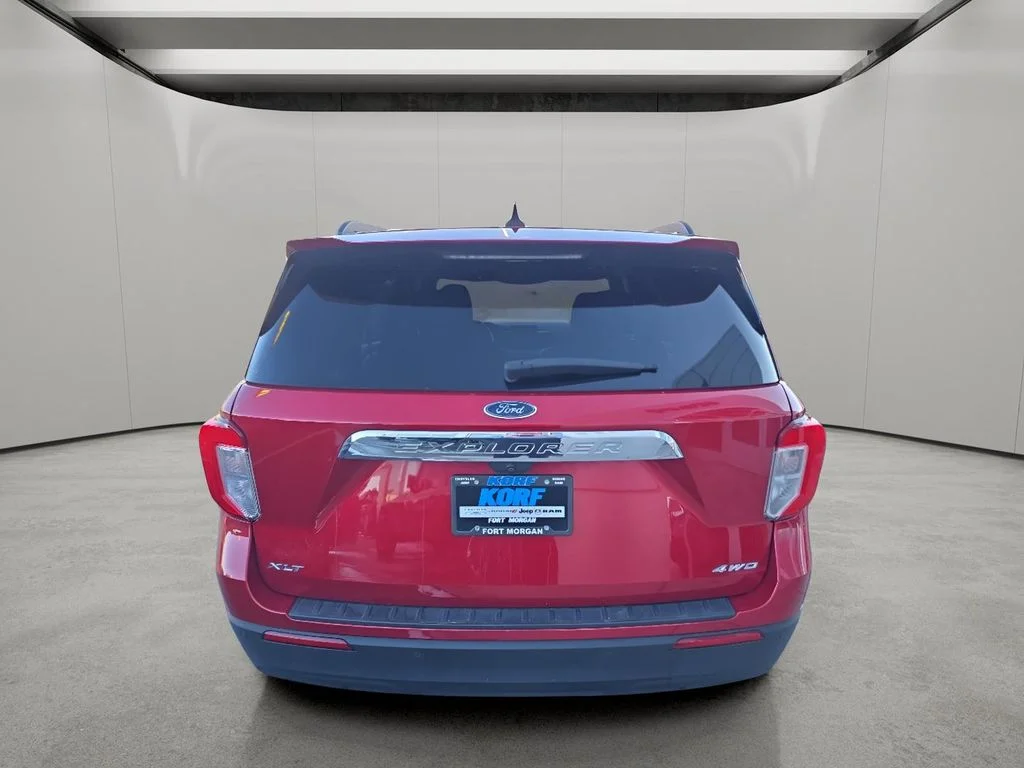 Used 2021 Rapid Red Metallic Tinted Clearcoat Ford XLT image 4