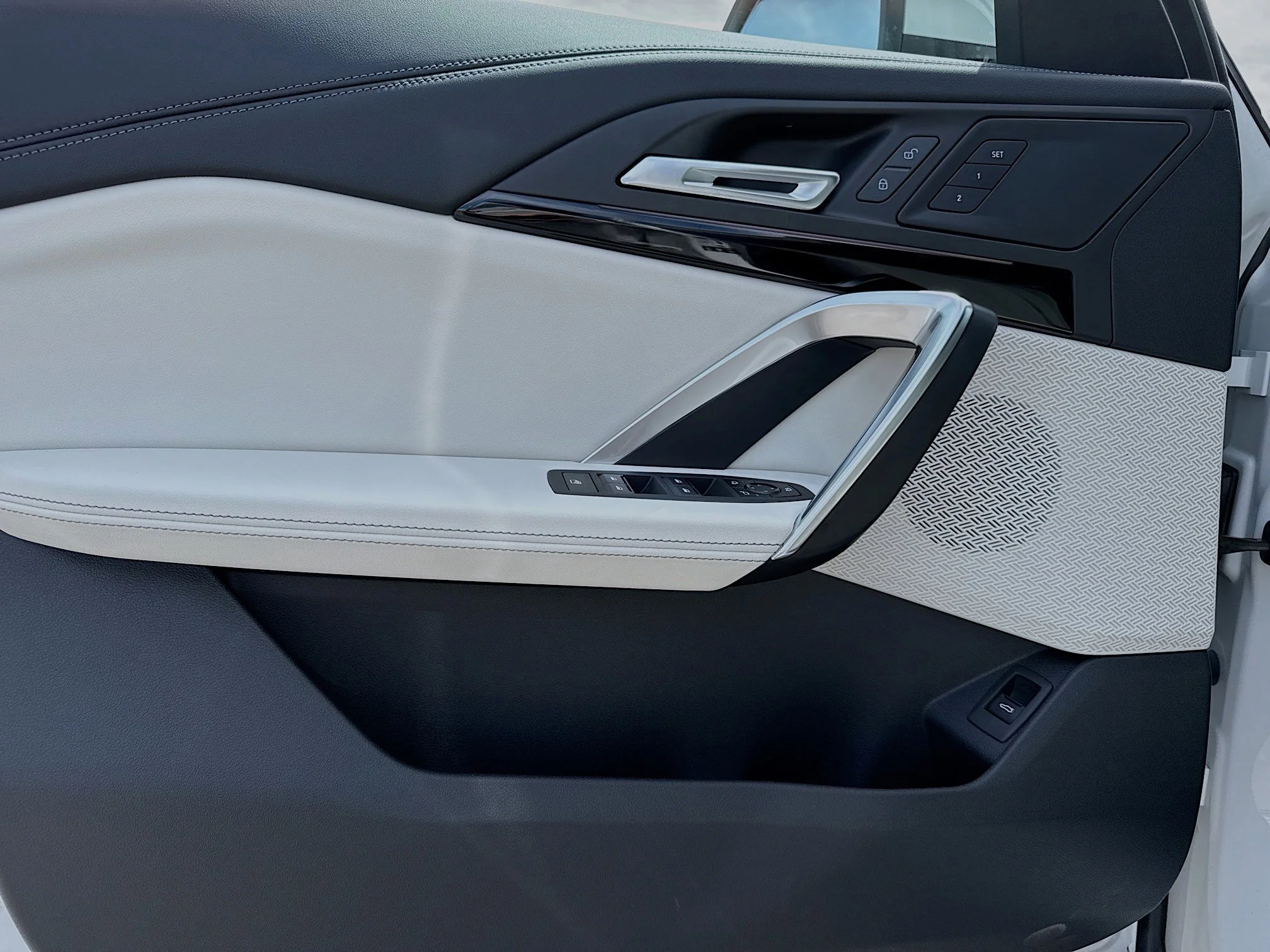 New 2026 Alpine White BMW xDrive28i image 22