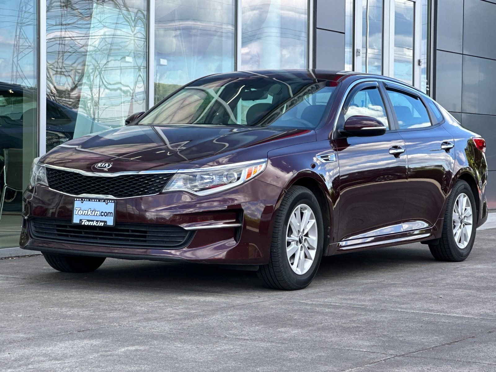 Used 2018 Sangria Kia LX image 6