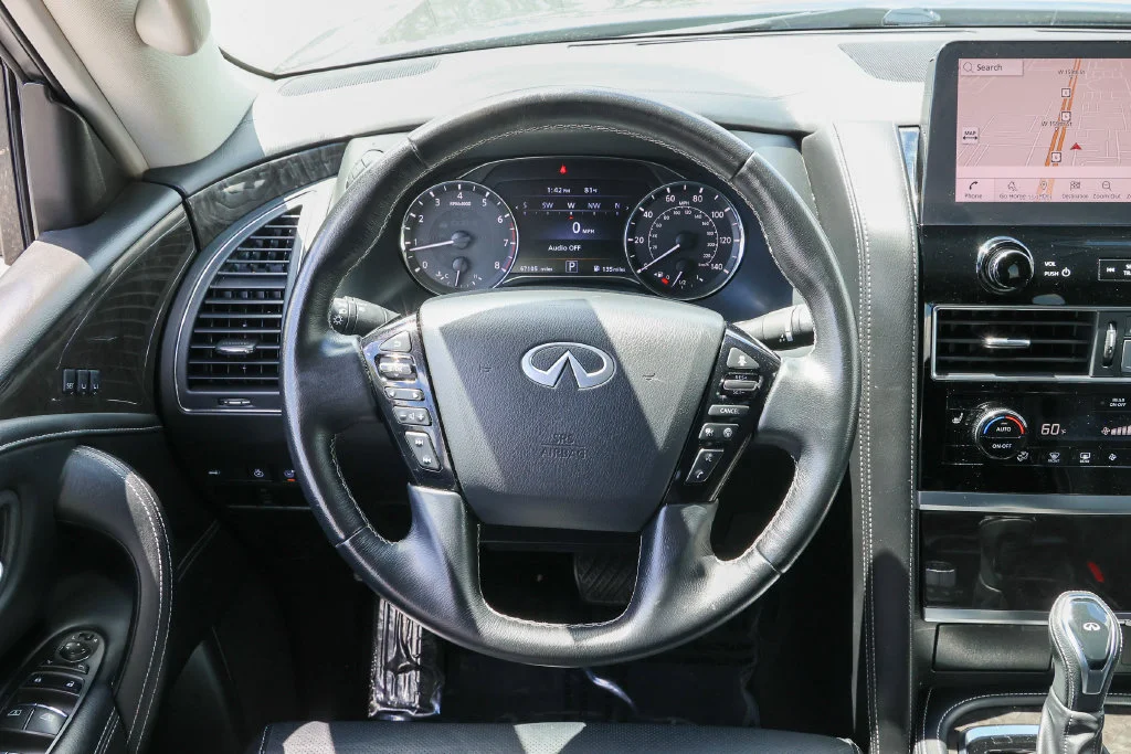 Certified Used 2024 Gray INFINITI LUXE image 8