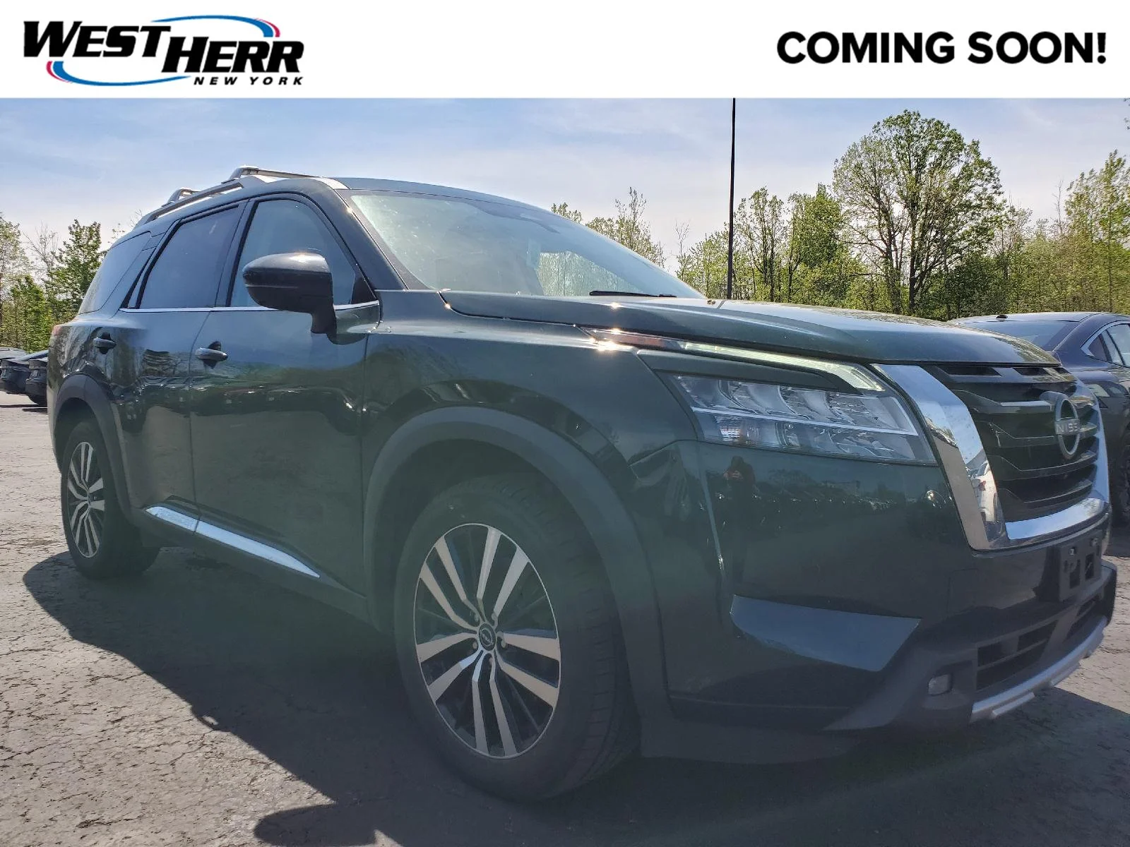 2023 Nissan Pathfinder Platinum 4WD's photo