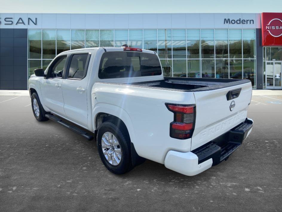 Used 2024 Glacier White Nissan SV image 7