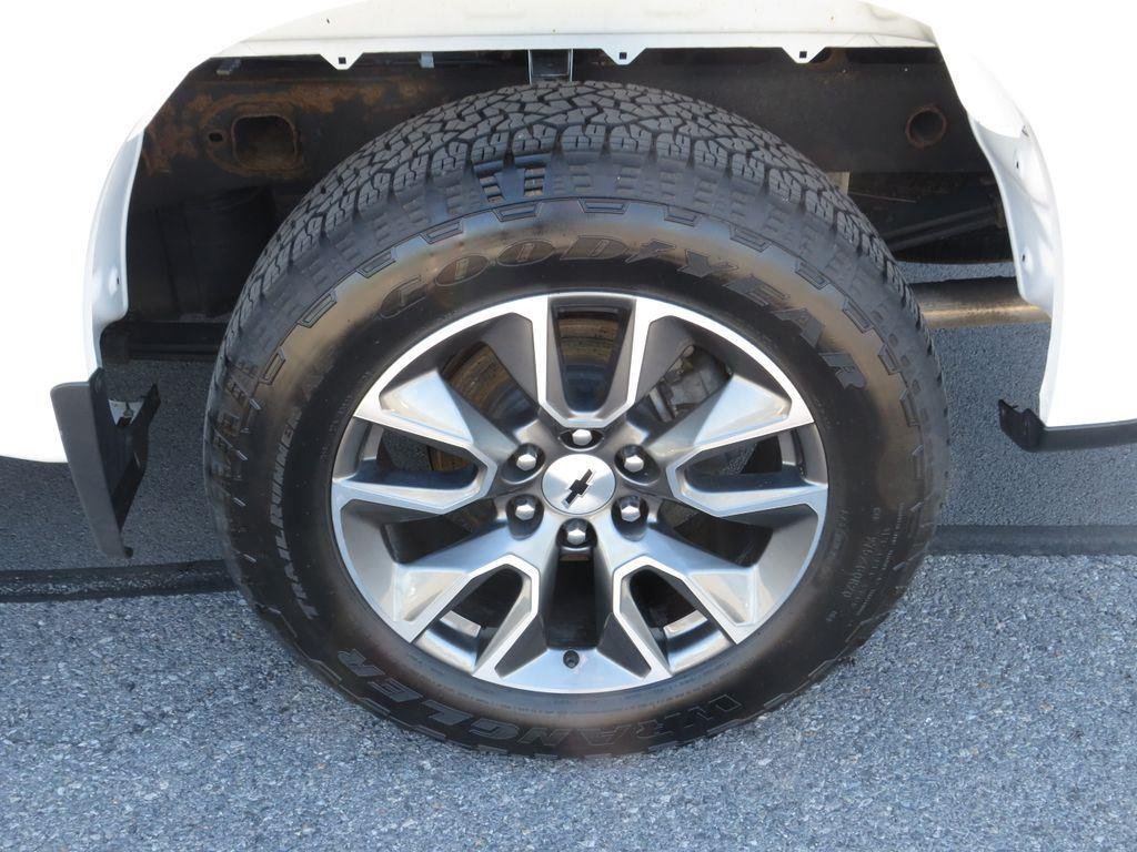 Used 2023 Summit White Chevrolet RST image 15